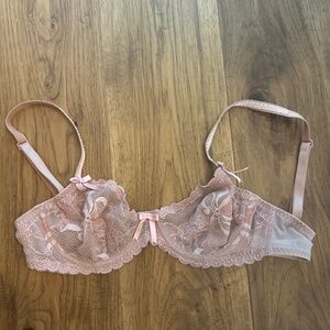 Victoria’s Secret bra 34B